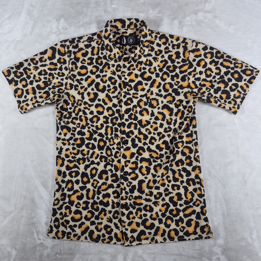 Tachuntfish Button Up Shirt Men's Small Beige Short Sleeve Camp Cheetah Leopard